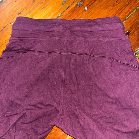 Women’s Lulu maroon joggers. One of the drawstrings is slightly damaged. - Picture 4 of 5